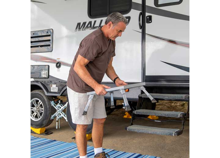 Camco Aluminum Step Platform - Adjustable Legs