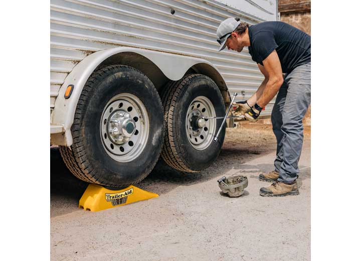 Camco Trailer-Aid PLUS – Yellow