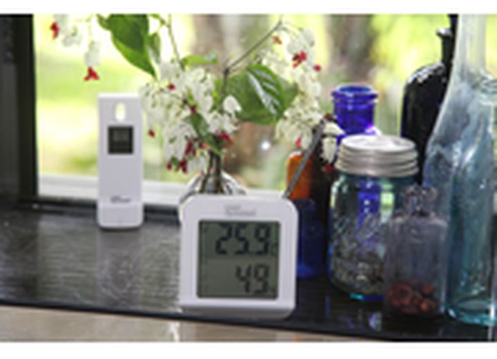 Valterra Products LLC TEMPMINDER-LONG DISTANCE-WHITE WITH GREEN BACKLIGHT
