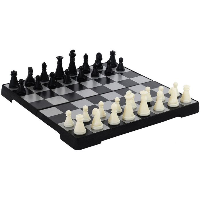 OUTSIDE INSIDE BACKPACK CHESS