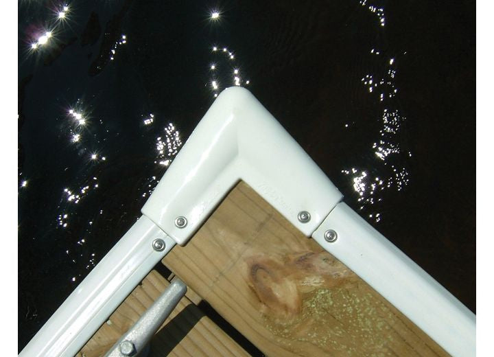 Taylor Made MOLDED 90DEG DOCK CORNER 6IN X 6IN PVC WHT