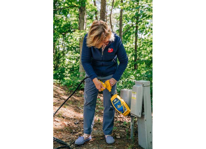 Camco 30AMP POWERGRIP VOLTAGE PROTECTOR