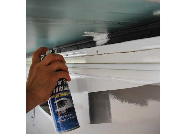 Camco Slide Out Rubber Seal Conditioner - 16 oz. Aerosol
