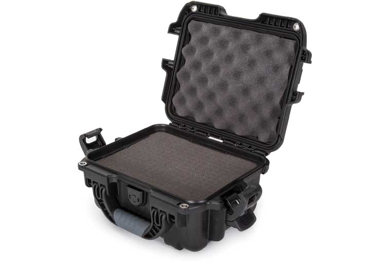 NANUK 905 WATERPROOF HARD CASE W/FOAM - BLACK, INTERIOR: 9.4 X 7.4 X 5.5IN